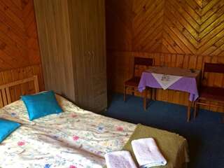 Отели типа «постель и завтрак» Pokoje Gościnne Pod Ciupagą Буковина-Татшаньска Двухместный номер с 1 кроватью и общей ванной комнатой-1